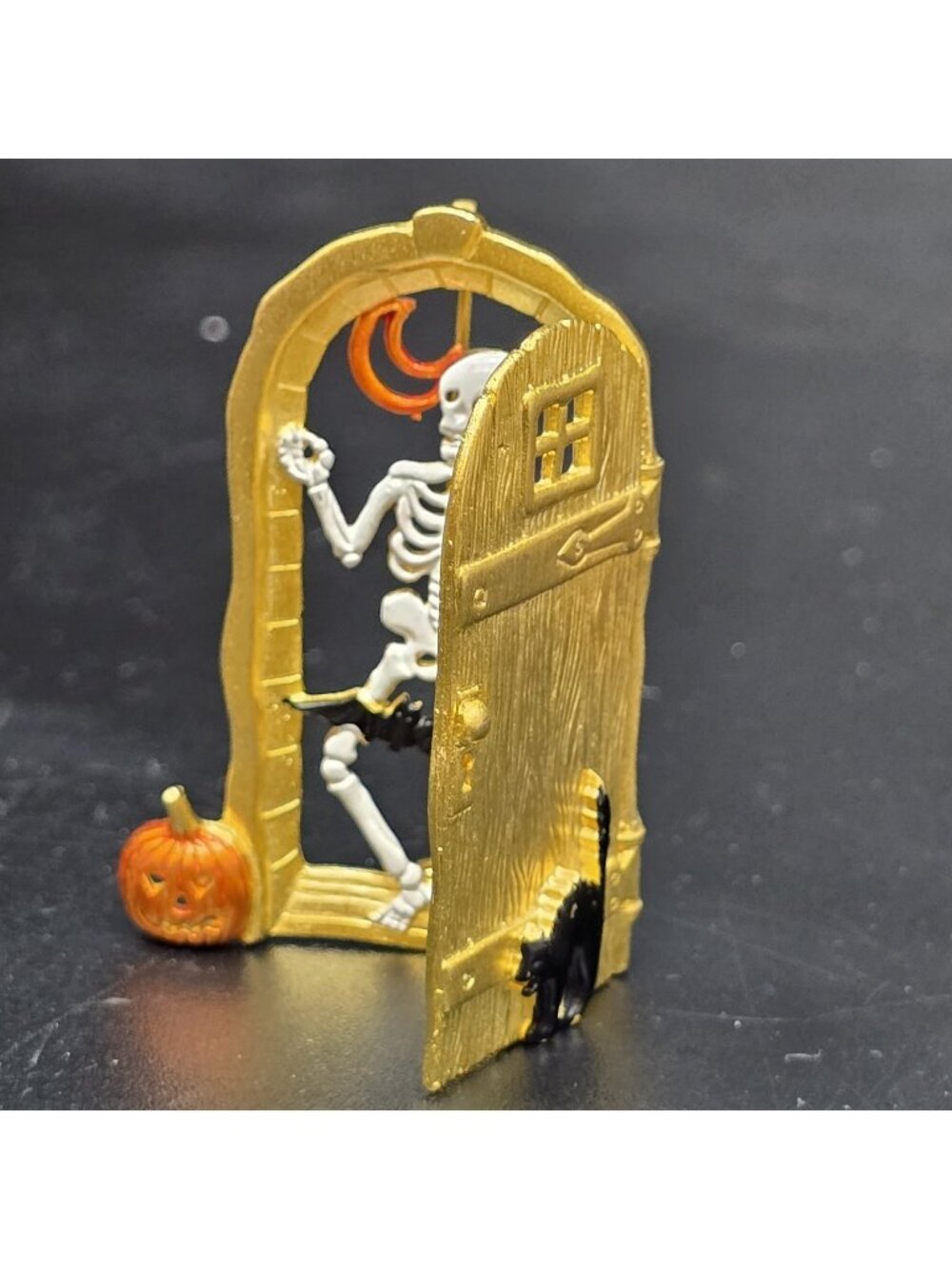 Vintage Brooch Pin SIGNED J.J. JJ Halloween Skeleton Door OPENS Gold Tone